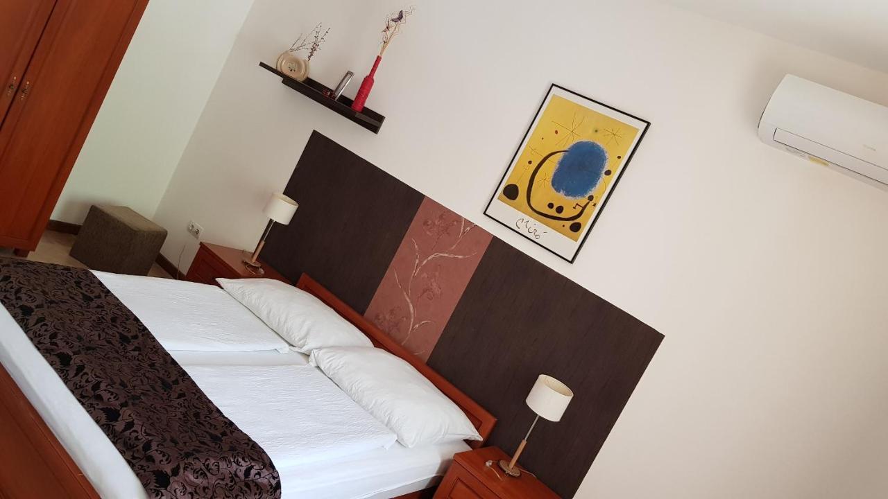 Aquarius Vendeghaz Hotel Szeged Eksteriør billede