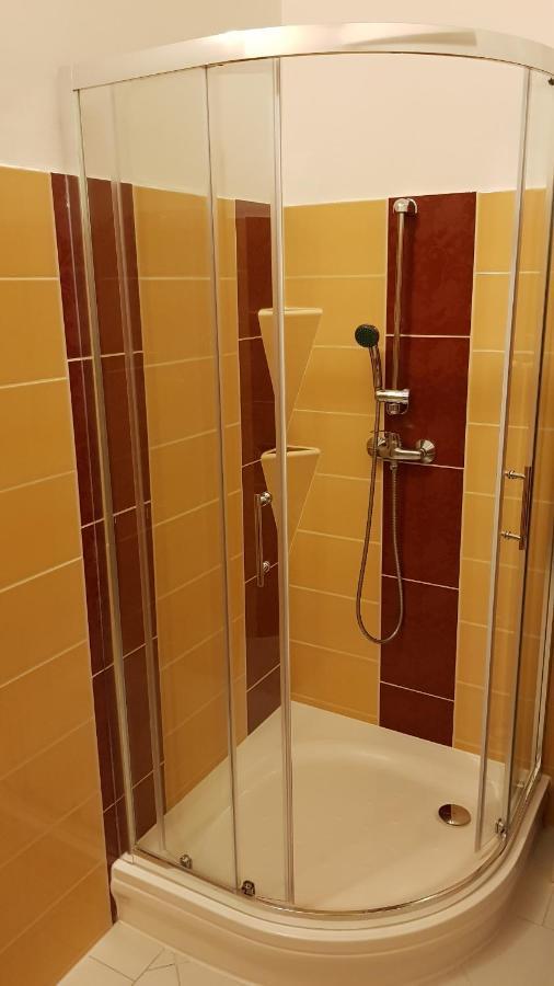 Aquarius Vendeghaz Hotel Szeged Eksteriør billede