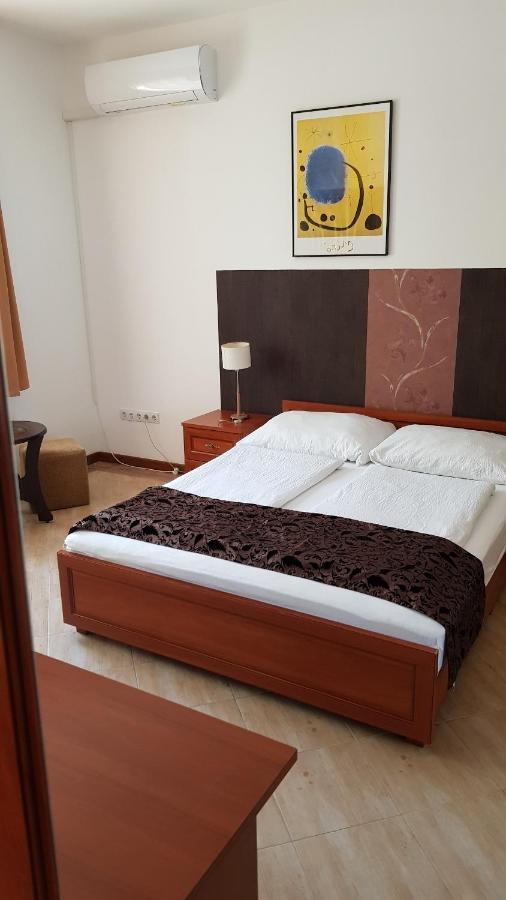 Aquarius Vendeghaz Hotel Szeged Eksteriør billede