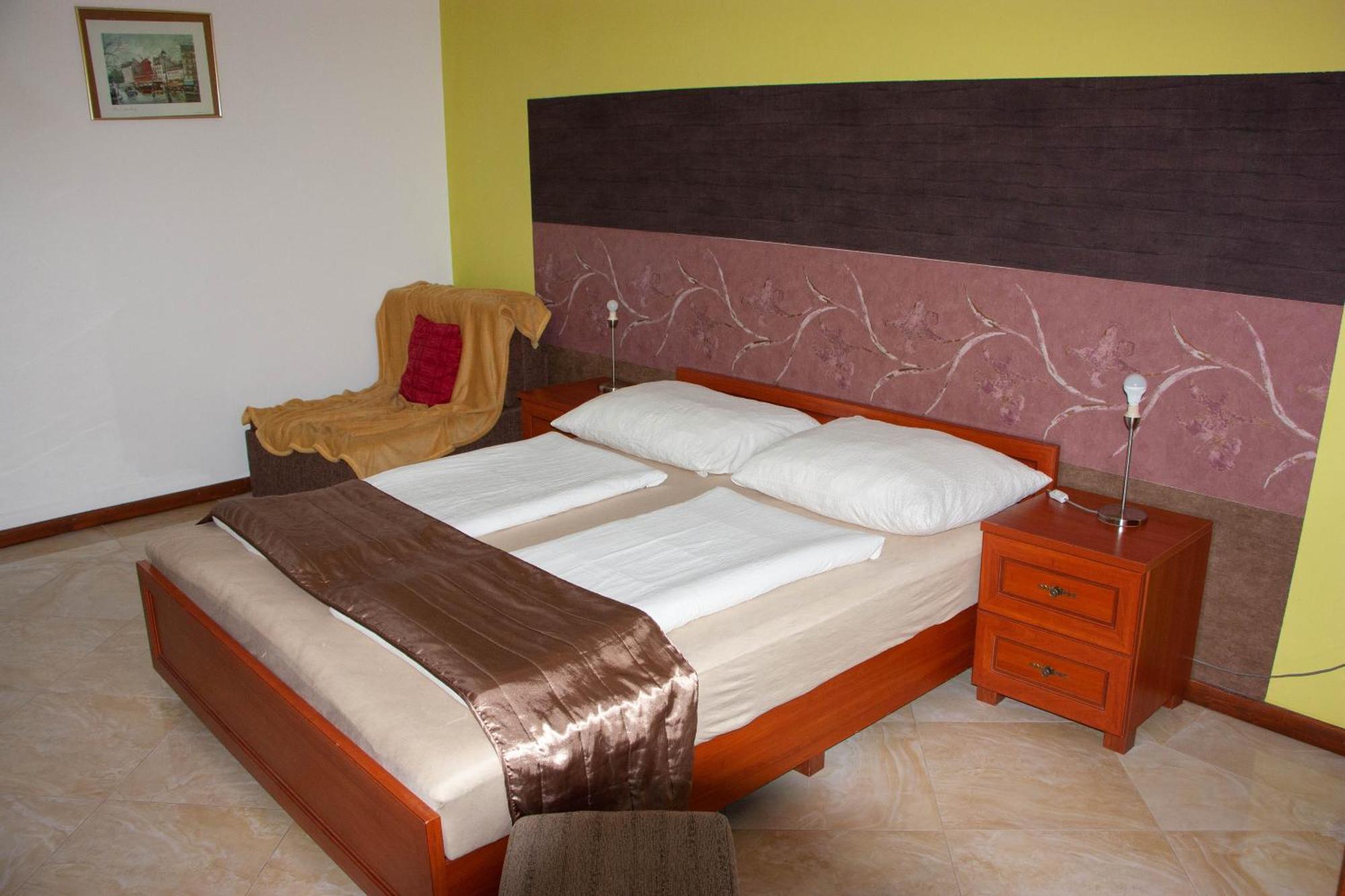 Aquarius Vendeghaz Hotel Szeged Eksteriør billede