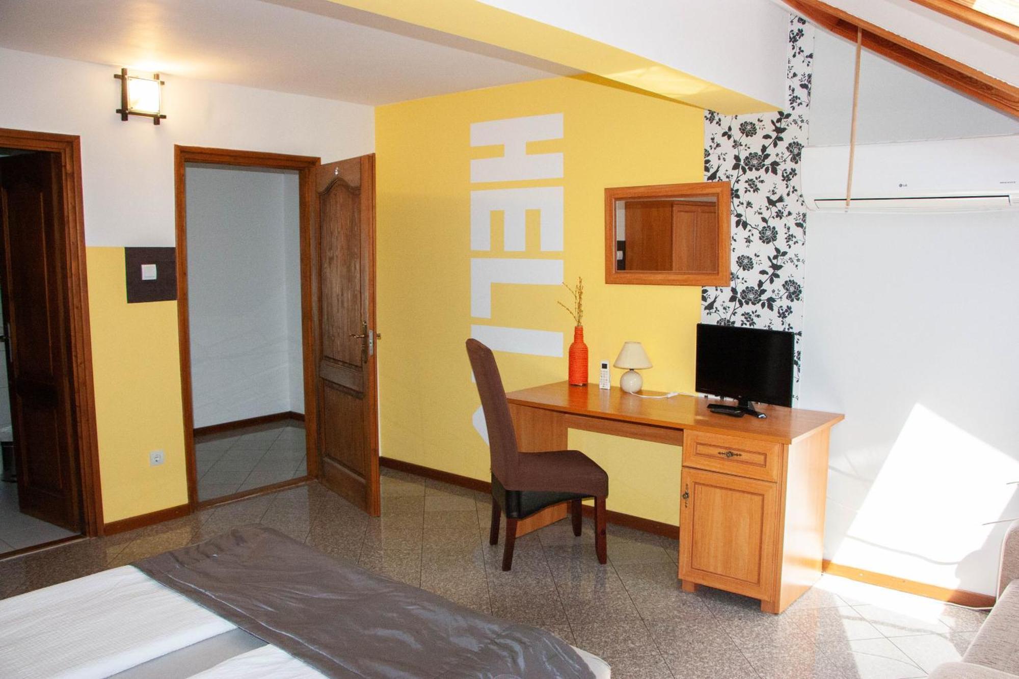 Aquarius Vendeghaz Hotel Szeged Eksteriør billede