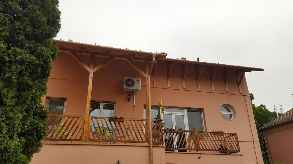 Aquarius Vendeghaz Hotel Szeged Eksteriør billede