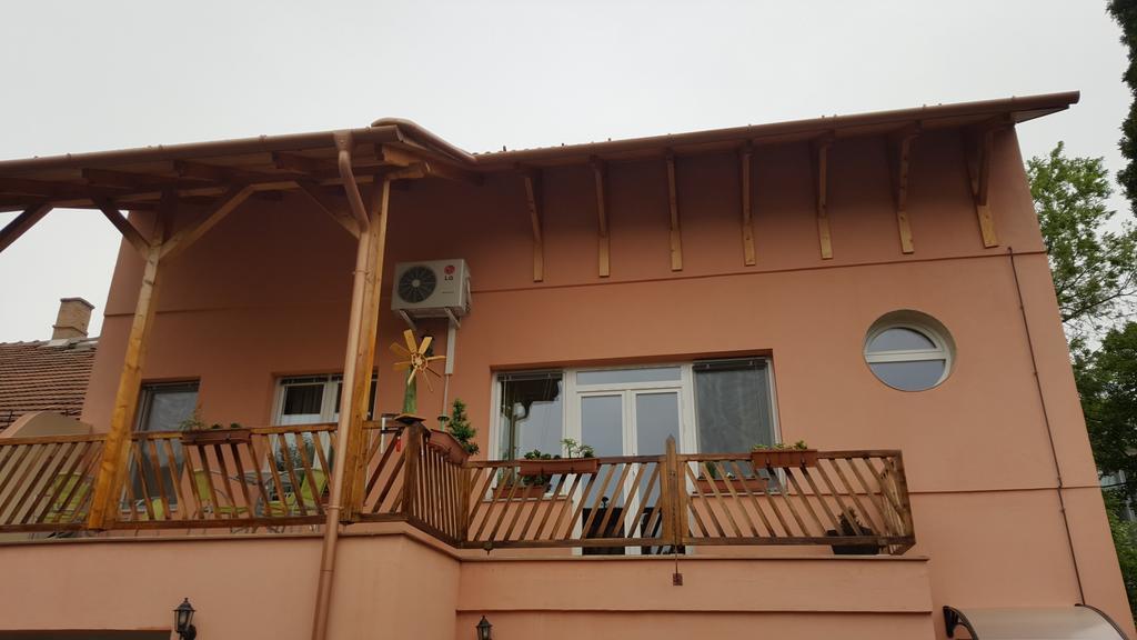 Aquarius Vendeghaz Hotel Szeged Eksteriør billede