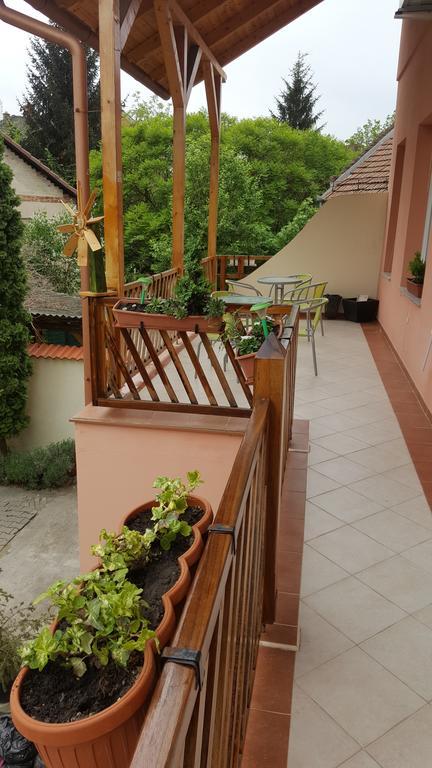Aquarius Vendeghaz Hotel Szeged Eksteriør billede