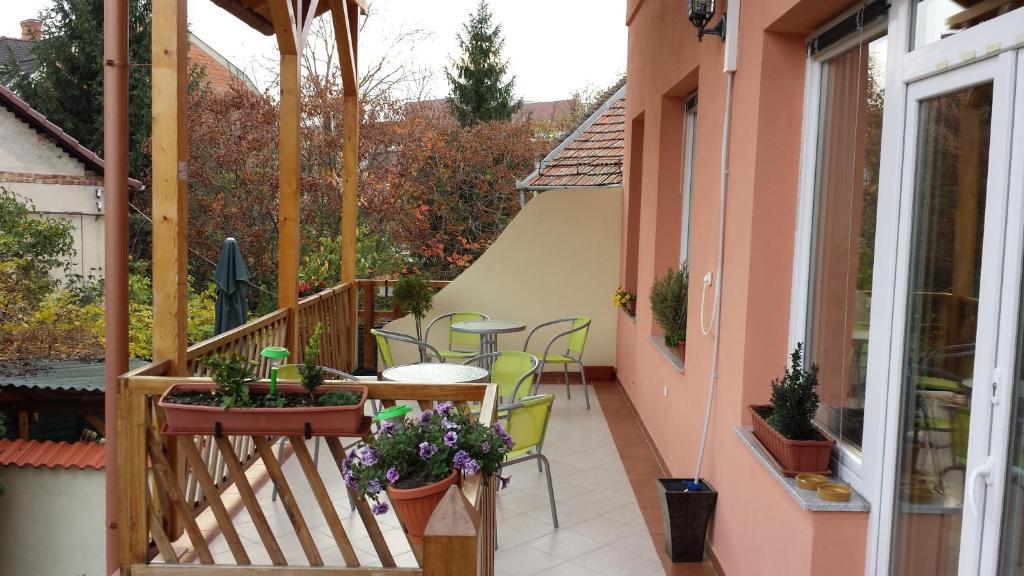 Aquarius Vendeghaz Hotel Szeged Eksteriør billede
