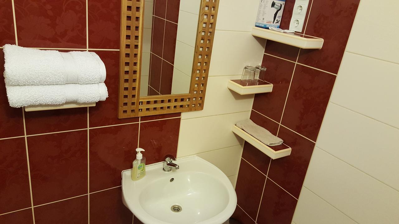 Aquarius Vendeghaz Hotel Szeged Eksteriør billede