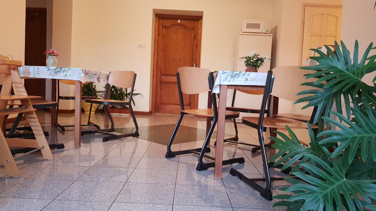 Aquarius Vendeghaz Hotel Szeged Eksteriør billede