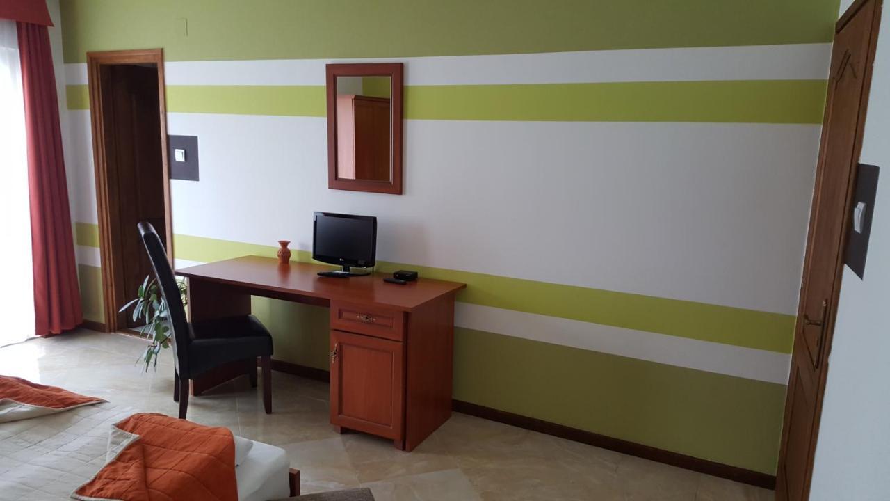 Aquarius Vendeghaz Hotel Szeged Eksteriør billede