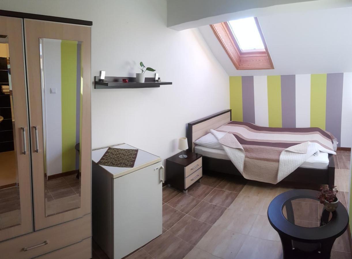 Aquarius Vendeghaz Hotel Szeged Eksteriør billede