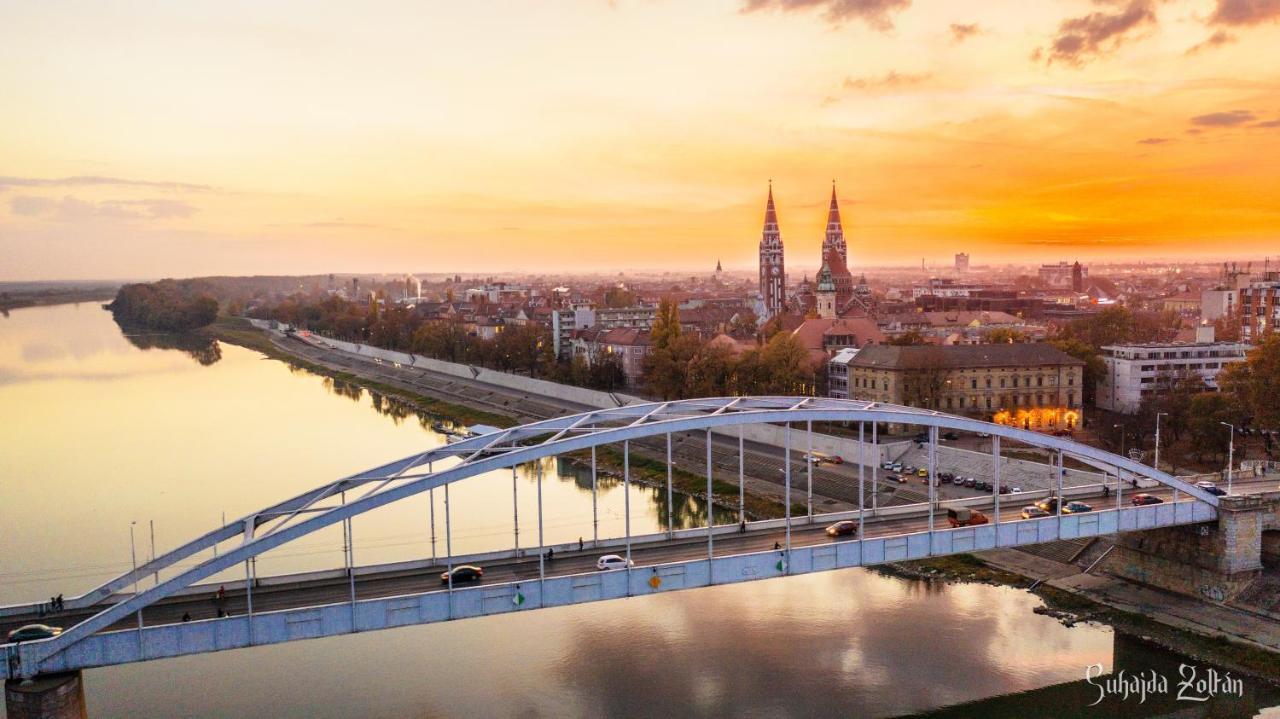 Aquarius Vendeghaz Hotel Szeged Eksteriør billede